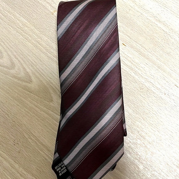 Variety Pack 5 ties.‎ Fun, funky, and festive! F21. - Picture 2 of 5